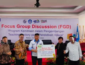 MForce Indonesia Lakukan CSR Donasikan Mesin ke SMK Mitra MM2100